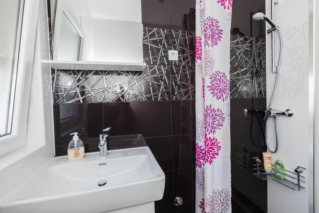 Apartman A&B Kaštela エクステリア 写真