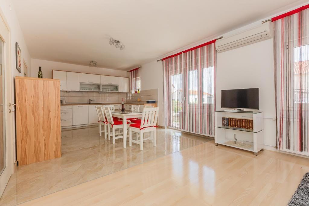 Apartman A&B Kaštela エクステリア 写真